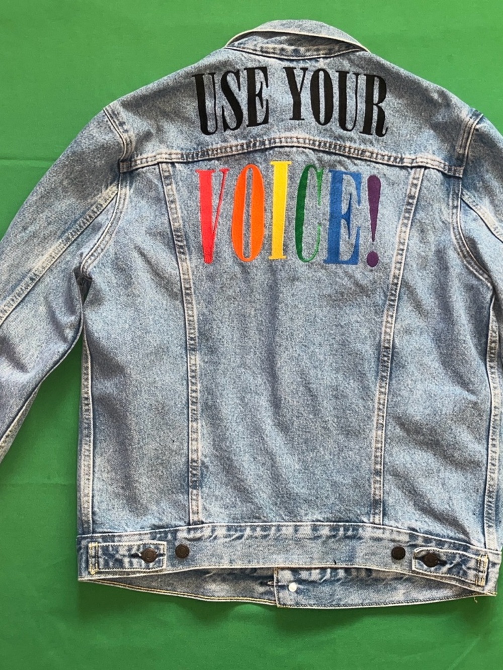 Women’s Levi’s Blue Jean Denim Trucker Jacket “Use Your Voice!” Size L